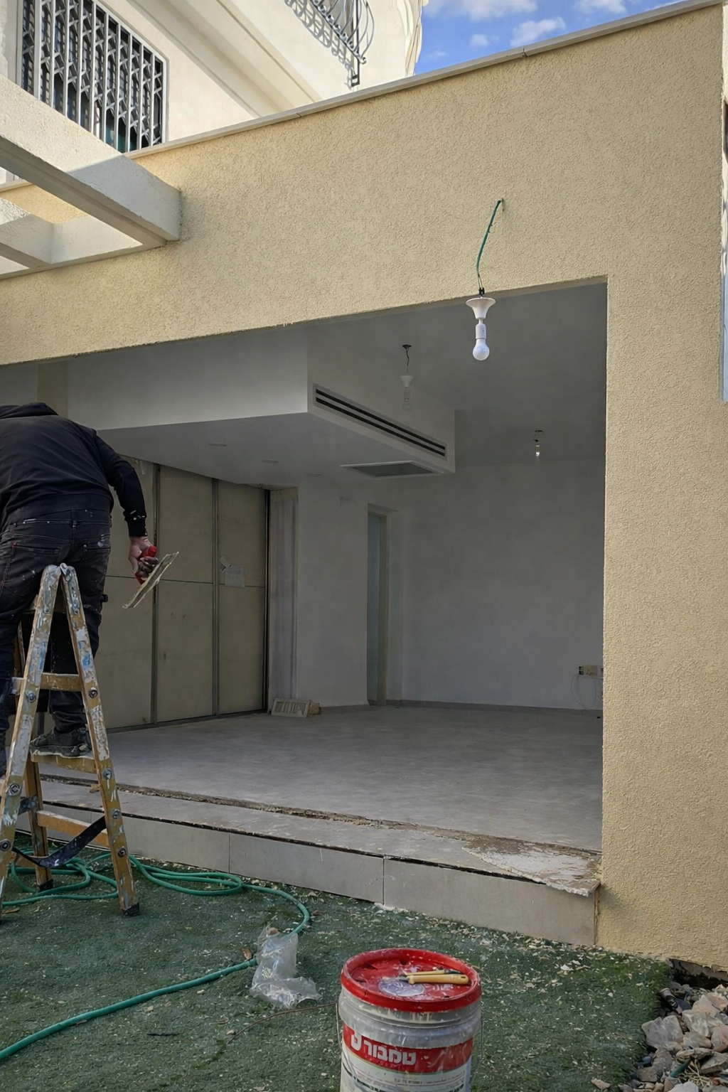 הרחבת סלון בבנייה מלאה מאפס – תכנון, ביצוע וגמר מדויק