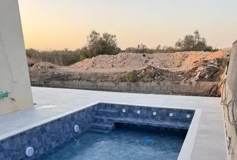 בניית בריכה מתועשת במושב שומרה